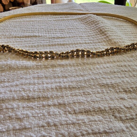 Vintage Gold Slim Belt with Leaf Closure and Twisting Rhinestone Details - Picture 3 of 9